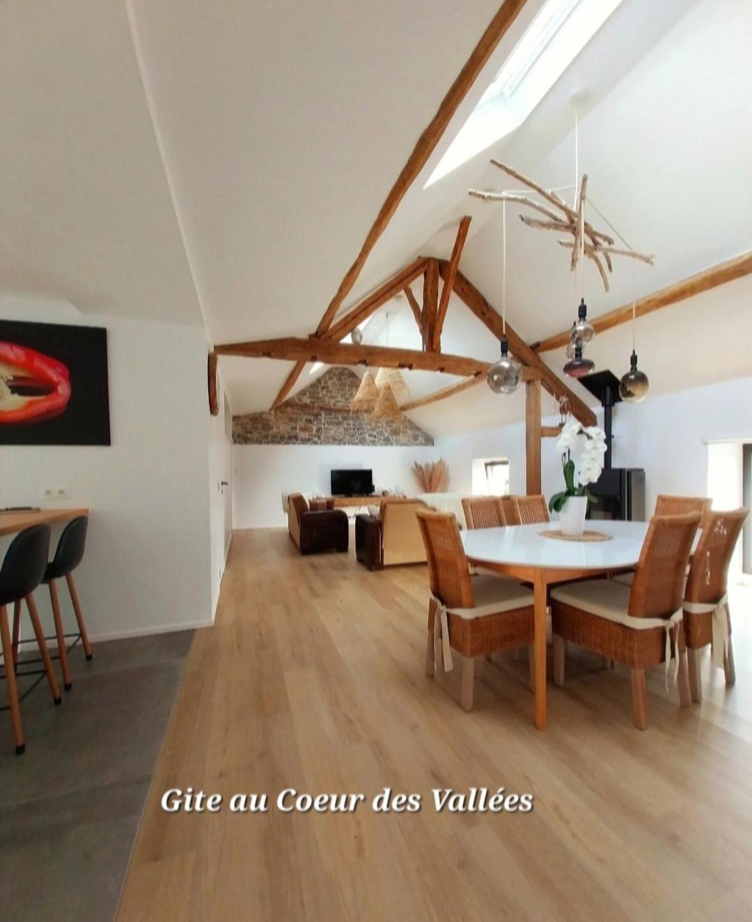 Au Cœur des Vallées Couvin Extérieur photo